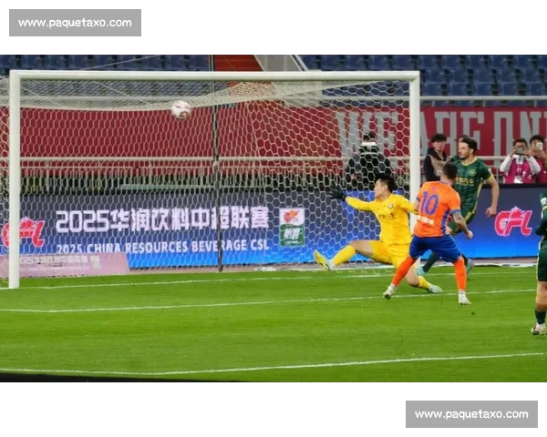 激烈对决落幕最终比分揭晓球迷热议赛事精彩瞬间